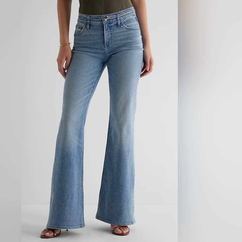 Express Women’s Mid Rise 70s Flare Jeans Size 4 Long  Belted NEW Without Tags